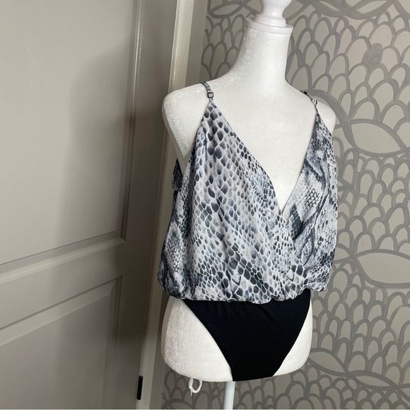 NWT New - TOBI SAHARA MULTI SNAKESKIN PRINT BODYSUIT Size Small - Picture 5 of 13